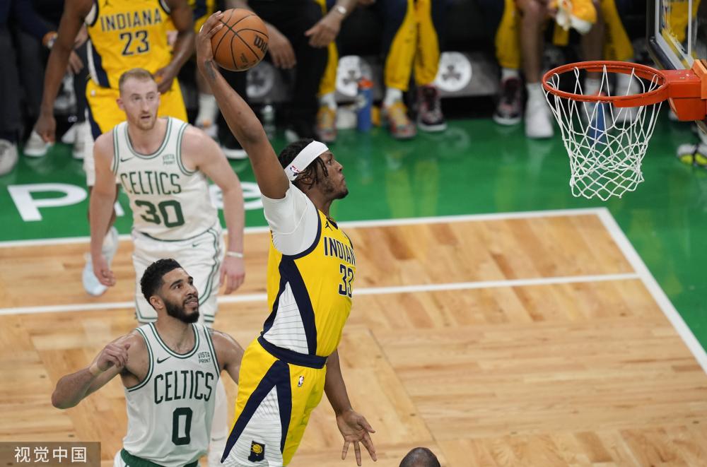 他在关键时 他在关键时